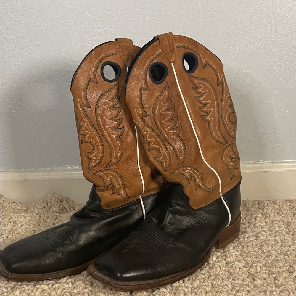Ariat Men’s Size 10 Cowboy Boots